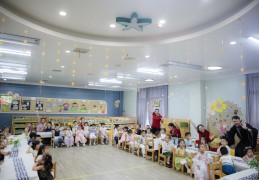 中秋佳节丨赏花灯、猜灯谜、茶话会，“海外”娃有自己的庆祝方式…
